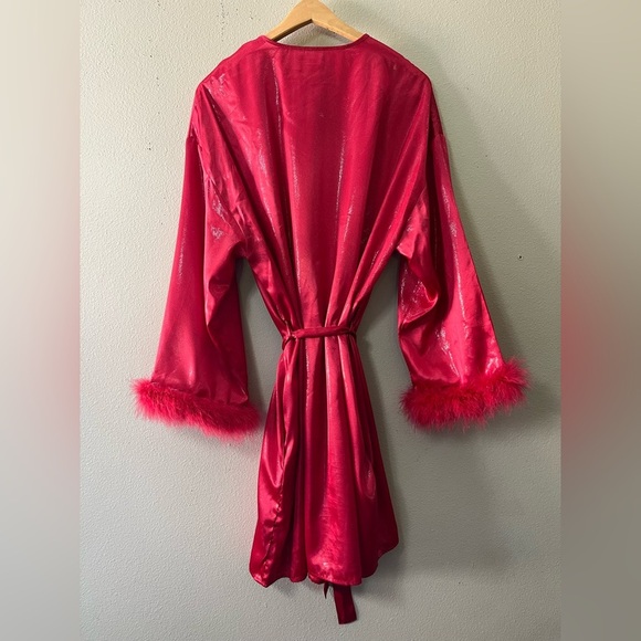 Gilligan & O Mailley Red Robe with faux fur at the cuffs Size L Romantic - Picture 5 of 6